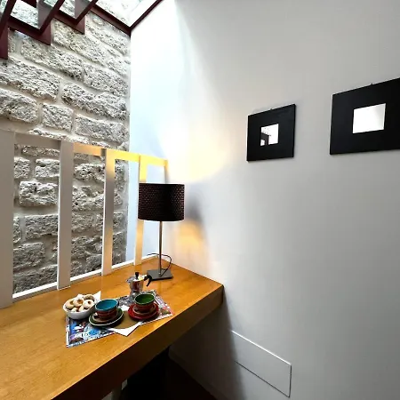 Palazzo Barone,nel Cuore Del Borgo Antico. Apartamento *