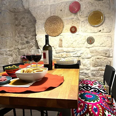 Palazzo Barone,nel Cuore Del Borgo Antico. Apartman Bari